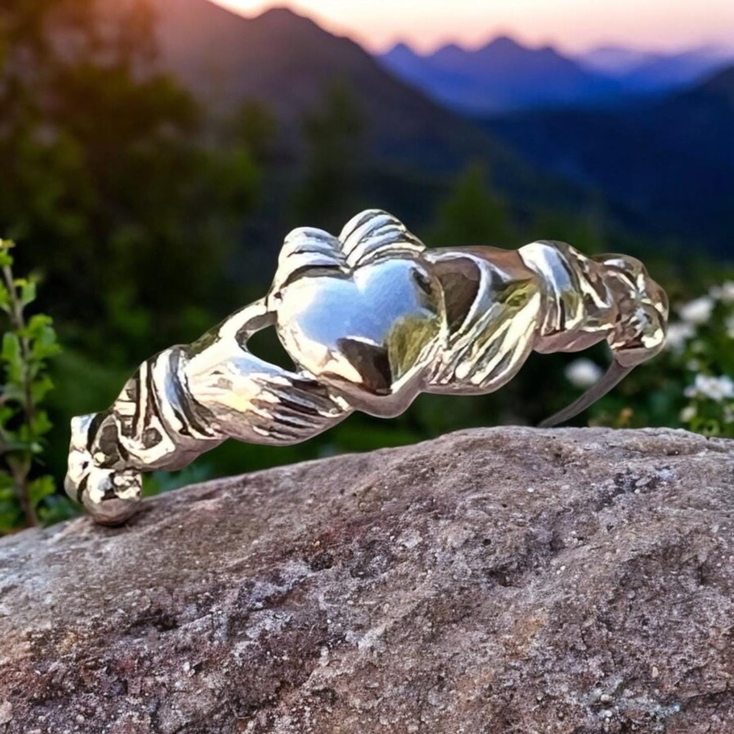 Sterling silver ladies claddagh ring with Celtic trinity’s .