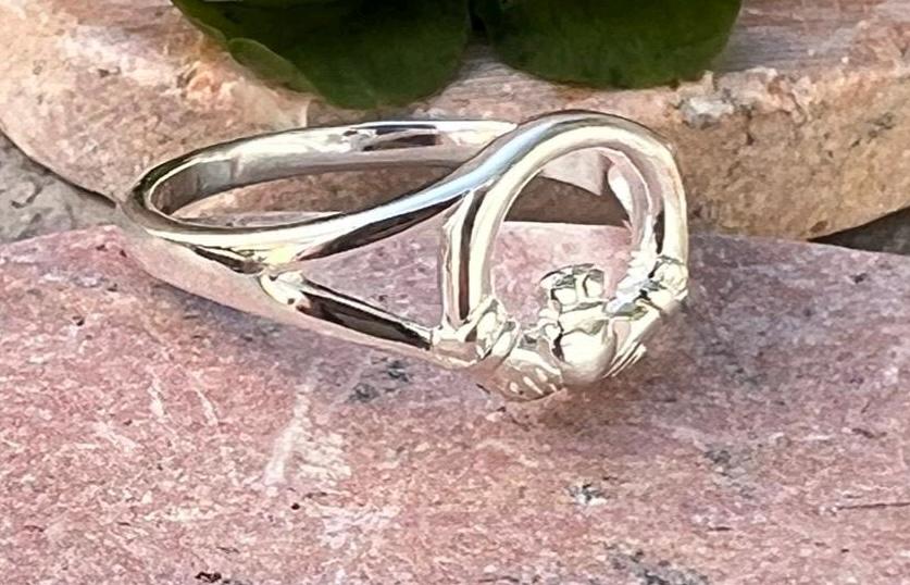 Circle  of love ,ladies Claddagh ring .