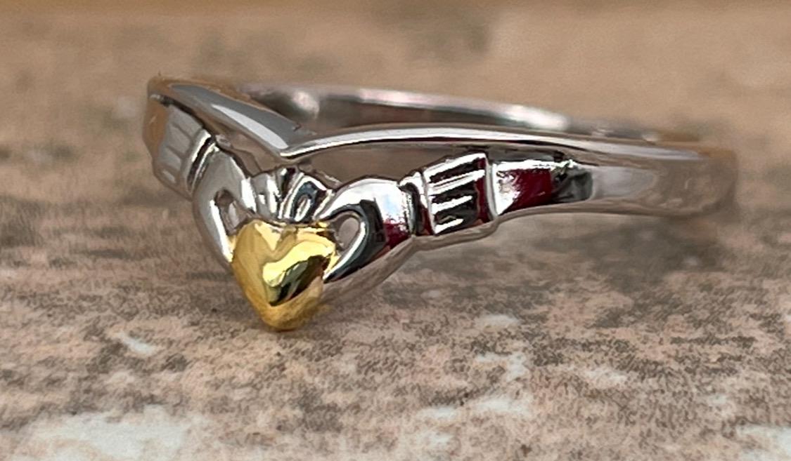WIshbone 2 tone Claddagh ring