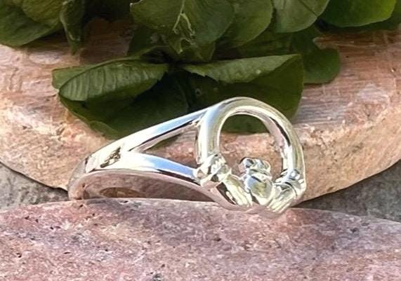 Circle  of love ,ladies Claddagh ring .