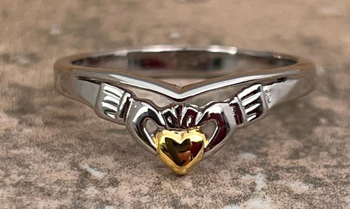 WIshbone 2 tone Claddagh ring